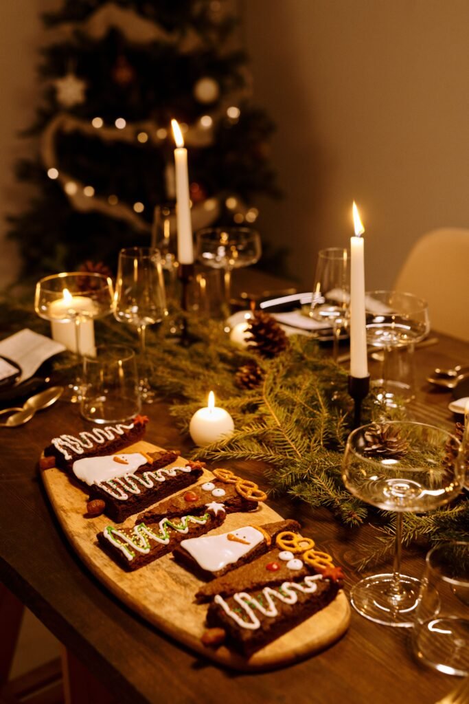 Christmas Dinner Table Decorations: Best 2026 rustic Christmas Dinner Table Decor with Candles